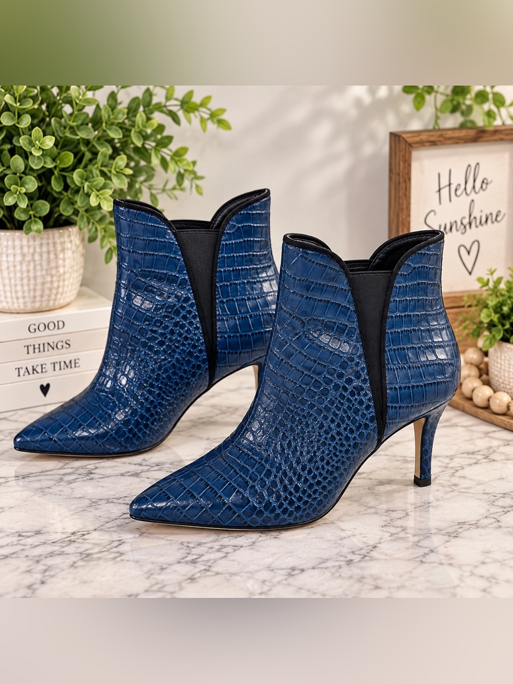 White House Black Market Blue Croc Embossed Ankle Booties Heels Size 6